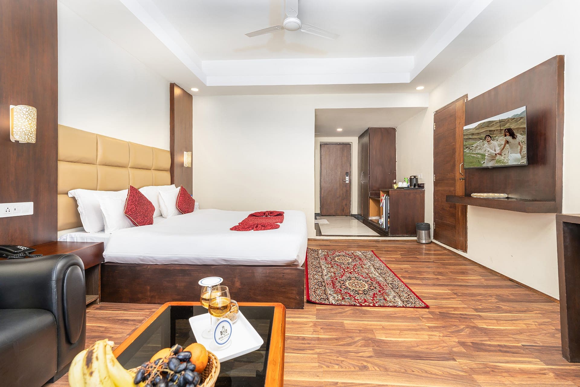 Superior room bed detail at Hotel Sparrow